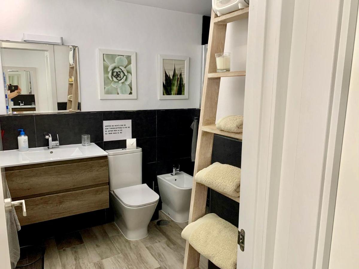 Apartment Paseo Aguadulce  Bagian luar foto